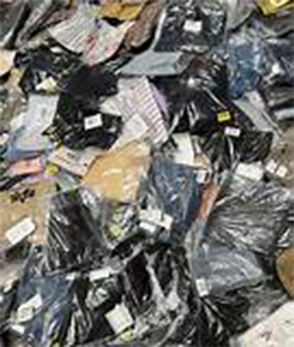 LOT MIXTE DE VÊTEMENTS EN STOCK -001 . 3,99€